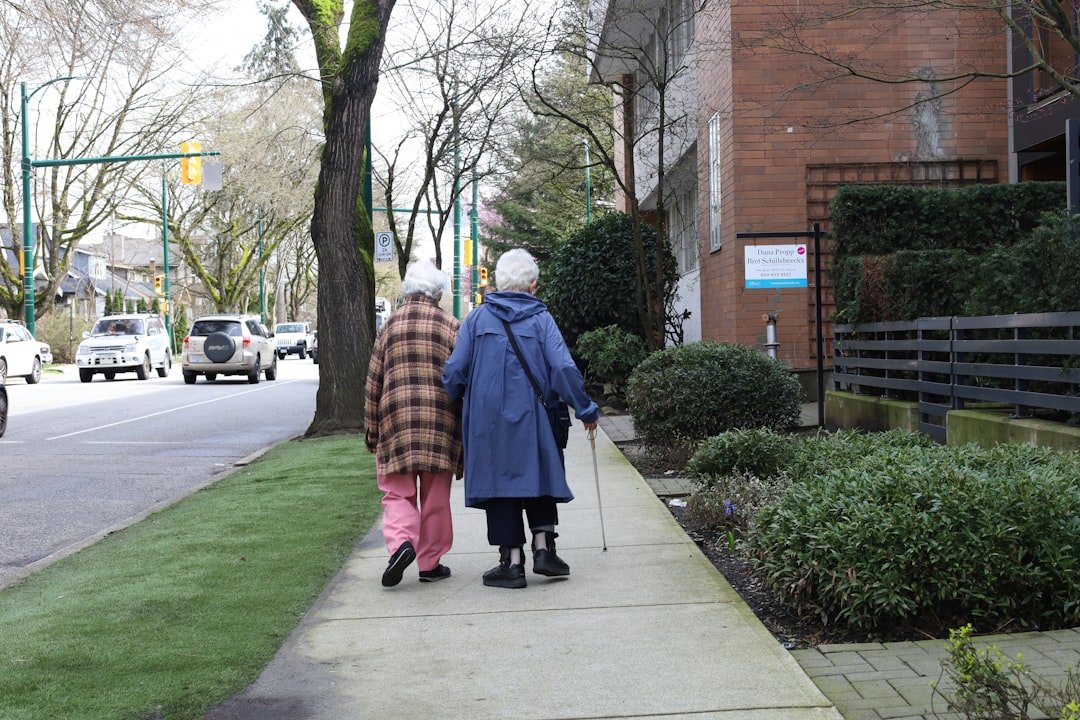 Photo Elderly couple doctor
