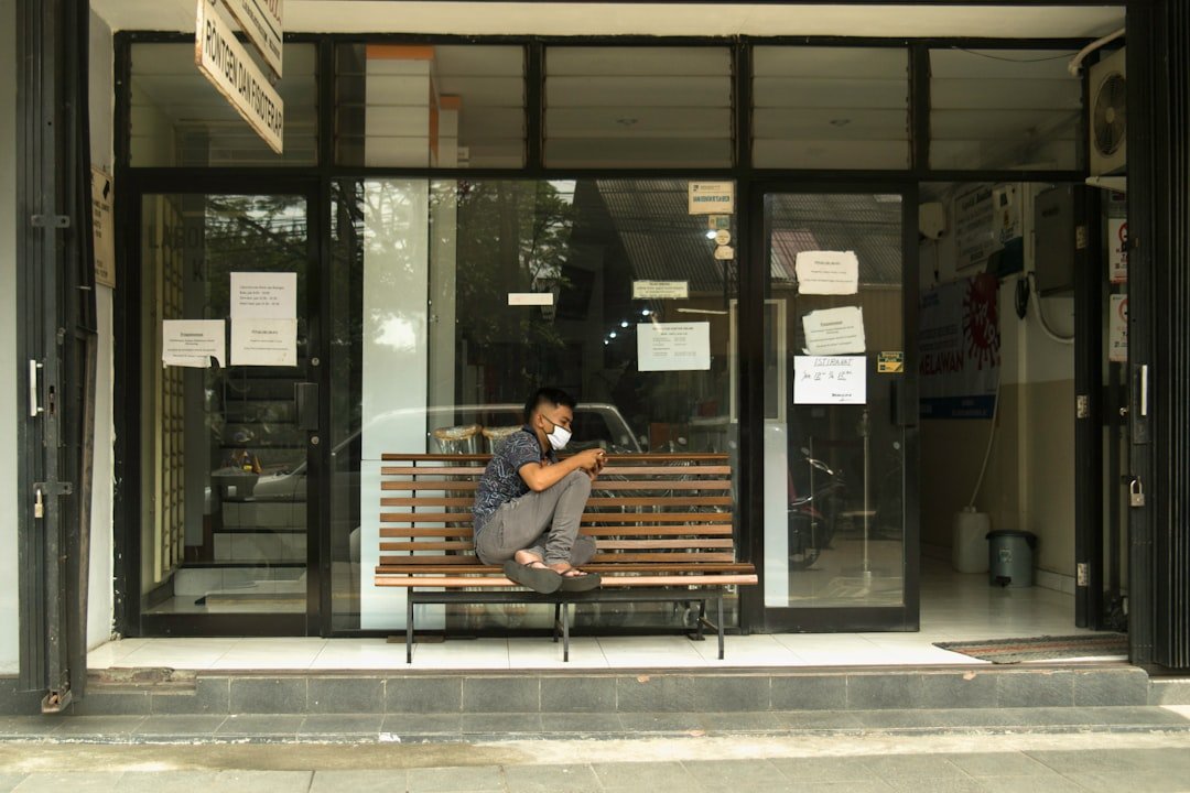 Photo Injured worker office