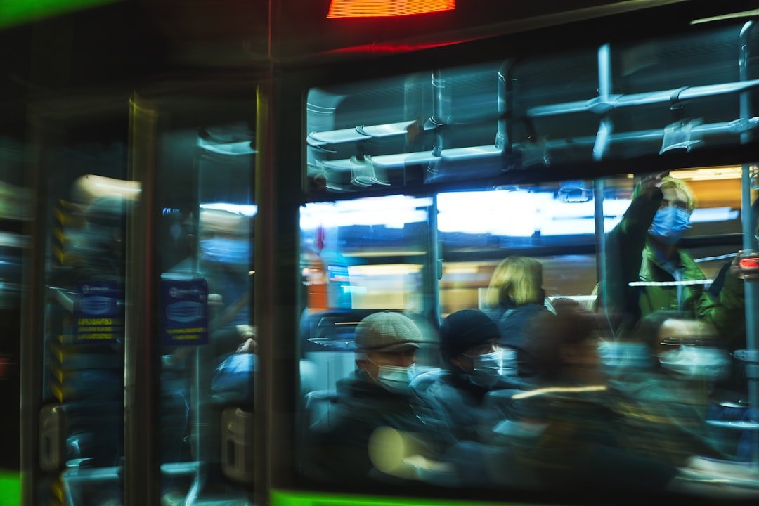 Photo Bus crowded passengers