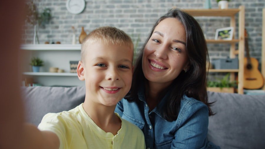 Photo Family smiling together
